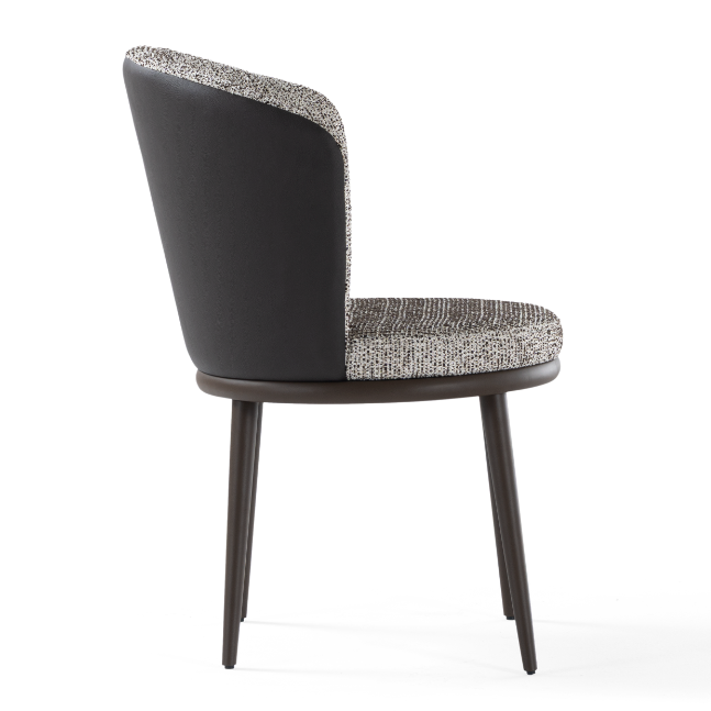 Chaise de salle à manger rembourrée Lipa avec dossier enveloppant